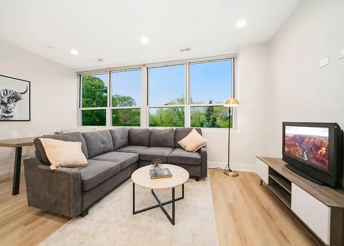 Luxurious Brand New 3br Walk Downtown *