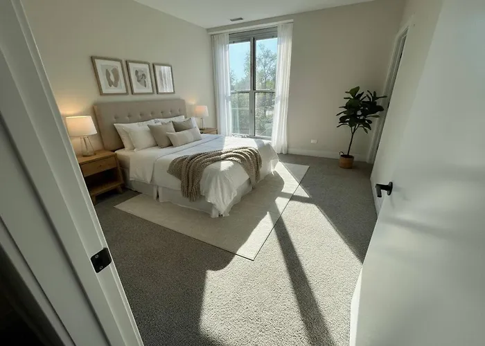 Luxurious Brand New 3br Walk Downtown Appartement *